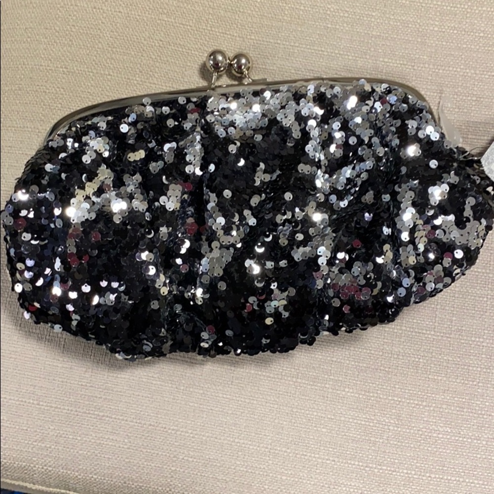 Sequin clutch